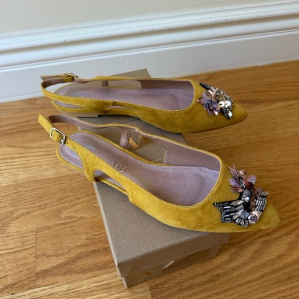 Anthropologie Vanessa Wu Embellished JAUNE sling flats